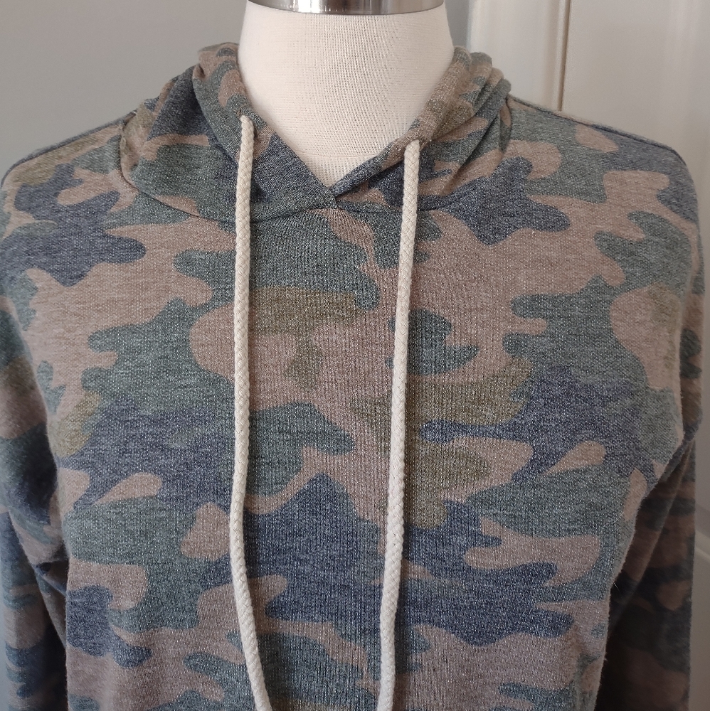 Hoodie Cropped Camo Medium - Picture 5 of 9